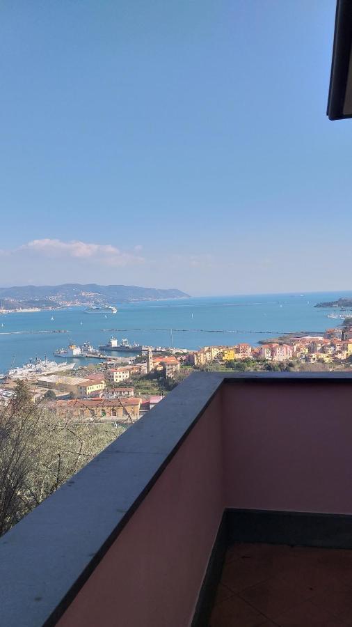 Villa Il Pettirosso ลาสเปเซีย ภายนอก รูปภาพ