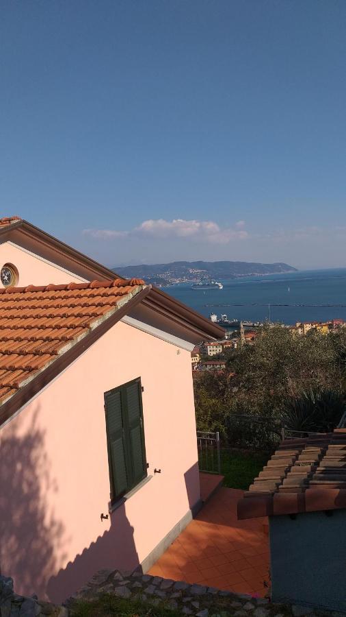 Villa Il Pettirosso ลาสเปเซีย ภายนอก รูปภาพ
