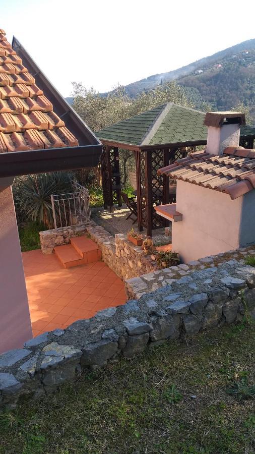 Villa Il Pettirosso ลาสเปเซีย ภายนอก รูปภาพ