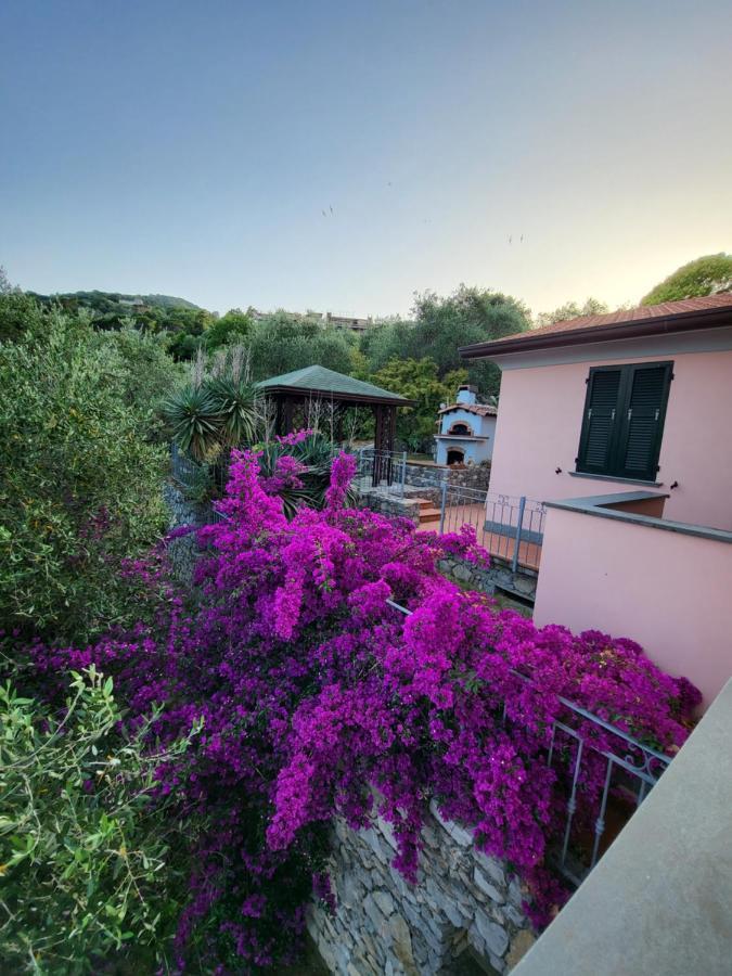 Villa Il Pettirosso ลาสเปเซีย ภายนอก รูปภาพ
