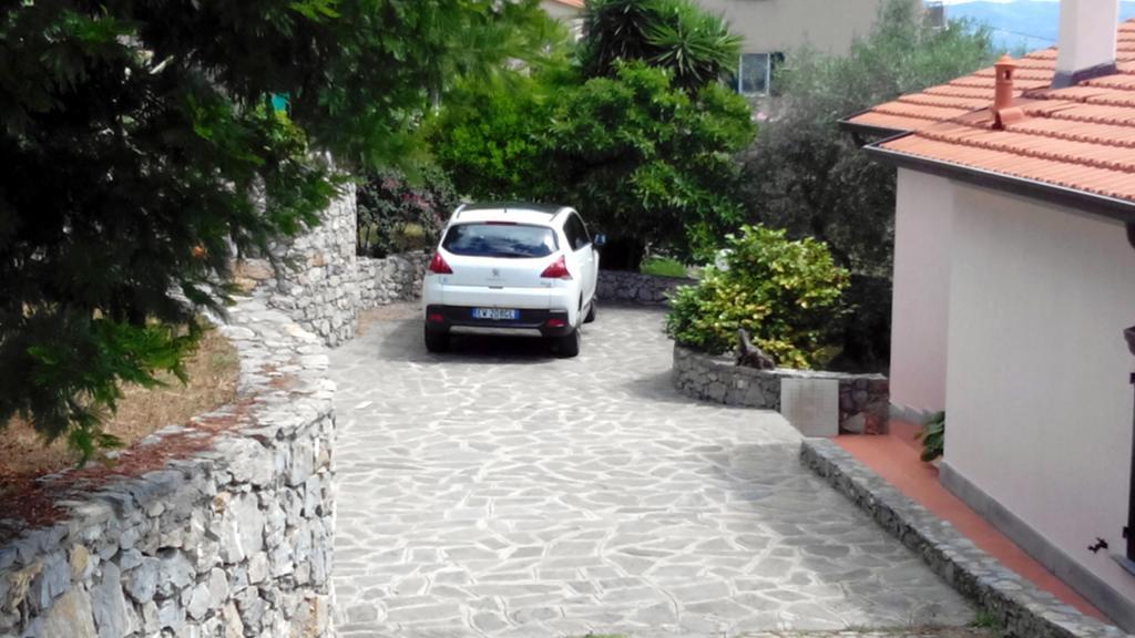 Villa Il Pettirosso ลาสเปเซีย ภายนอก รูปภาพ