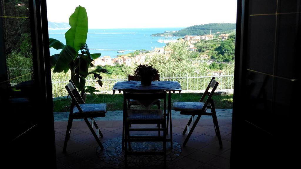 Villa Il Pettirosso ลาสเปเซีย ภายนอก รูปภาพ