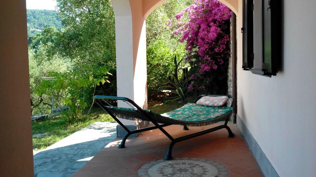 Villa Il Pettirosso ลาสเปเซีย ภายนอก รูปภาพ