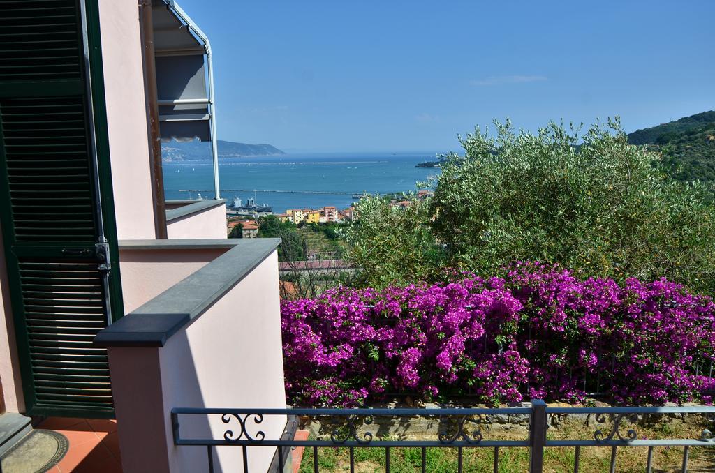 Villa Il Pettirosso ลาสเปเซีย ภายนอก รูปภาพ