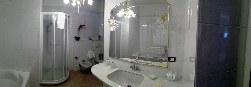 Villa Il Pettirosso ลาสเปเซีย ภายนอก รูปภาพ