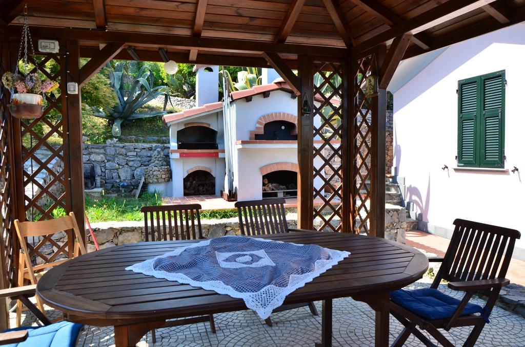 Villa Il Pettirosso ลาสเปเซีย ภายนอก รูปภาพ