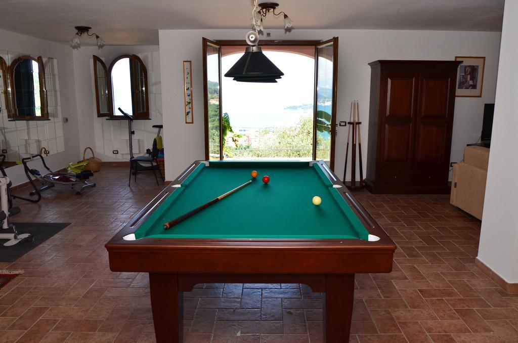 Villa Il Pettirosso ลาสเปเซีย ภายนอก รูปภาพ